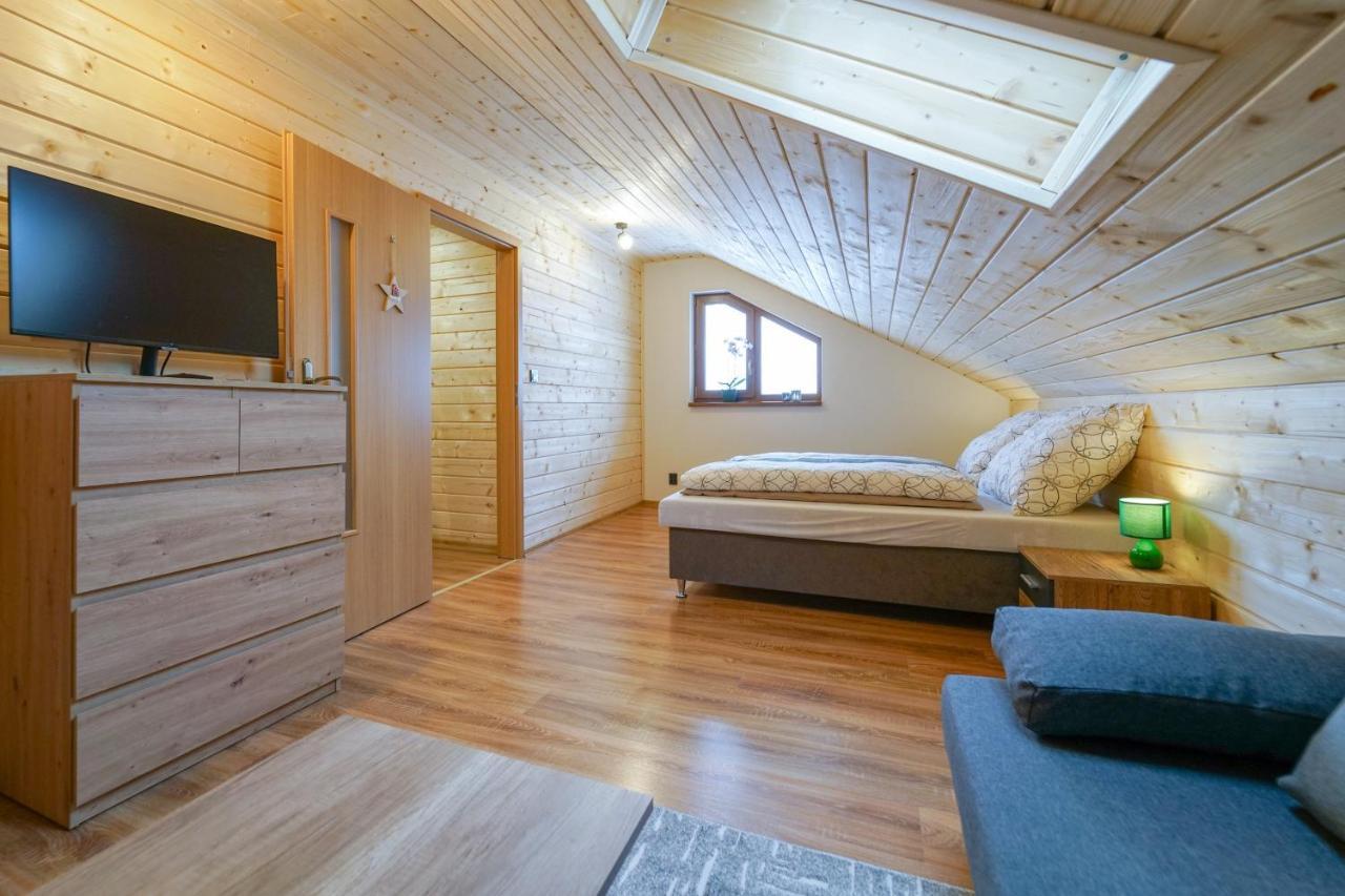 Villa Triti Stara Lesna Bagian luar foto