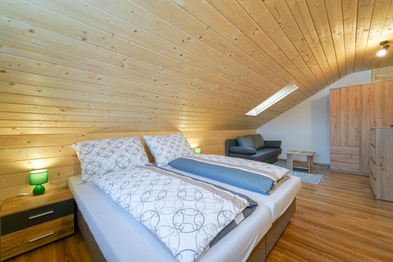 Villa Triti Stara Lesna Bagian luar foto